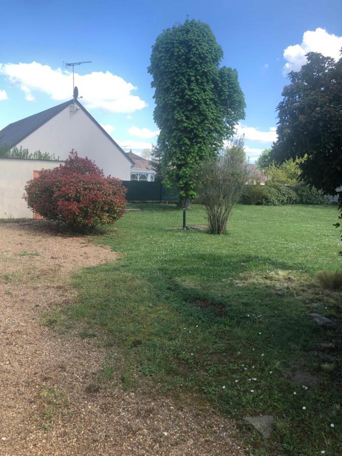 La Petite Maison Des Gites De Josephine Saint-Dye-sur-Loire Luaran gambar